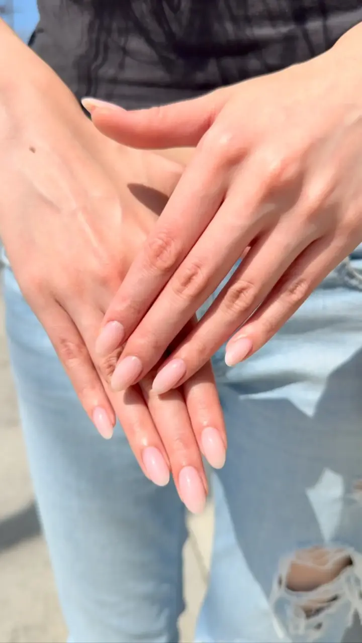 Laura Beverly Nails manicure
