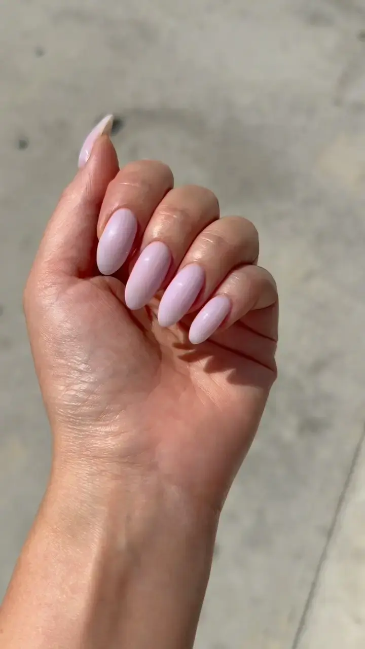 Laura Beverly Nails manicure