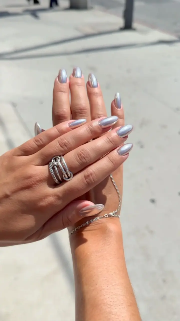 Laura Beverly Nails manicure